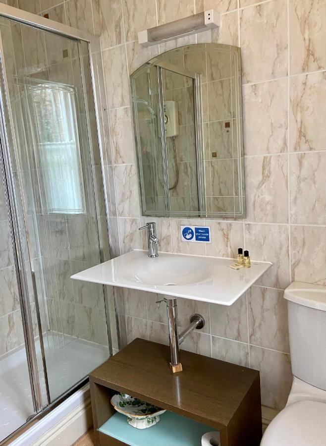 Riverbank House Матлок Екстериор снимка